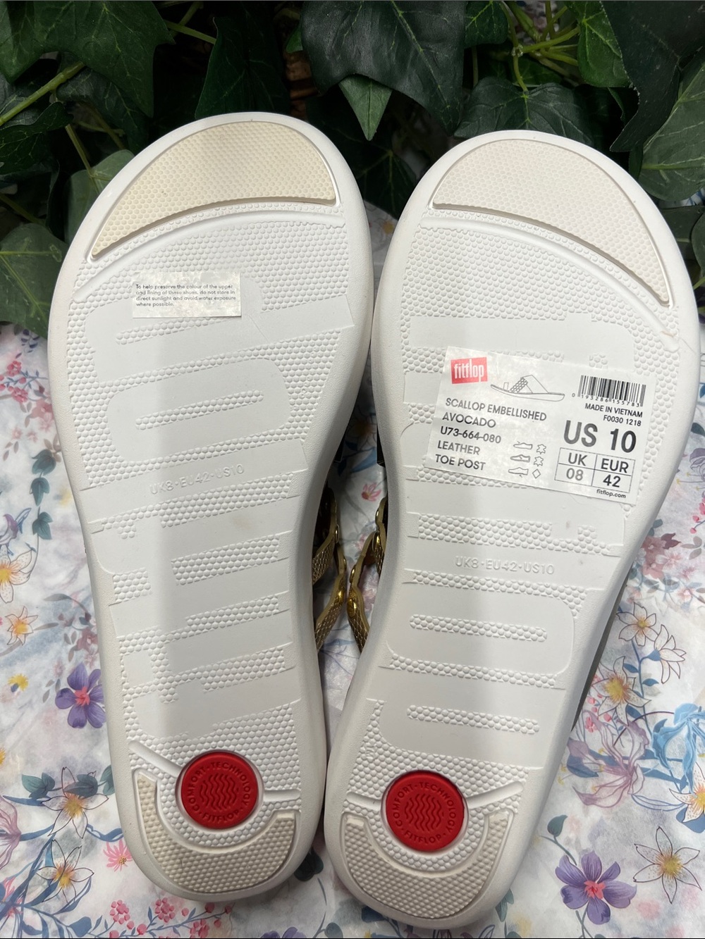NIB-Fitflop Avocado & Tan Leather Toe Post Sandals With Gold Scallops Size 10 - Picture 13 of 16